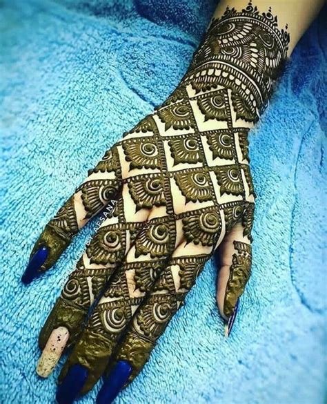 5_70 Gorgeous Back Hand Mehndi Designs That Stole Our Hearts  Pyaari