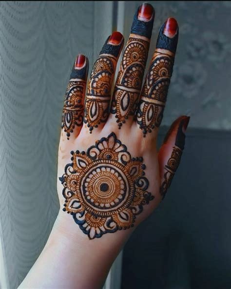 3_Round Mehndi Designs 26 Easy Circle Shape Mehandi Design for Brides