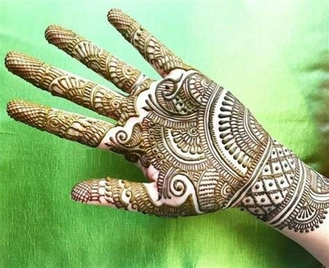 5_Front Hand Mehndi Designs  Easy And Simple Henna Designs For Palms