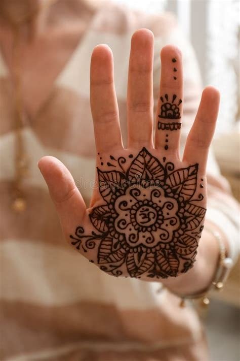 10_55 Gorgeous Easy Full Palm Mehndi Designs 2023  Bright Cures