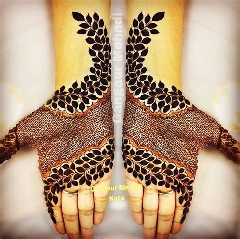 15_30 Short Mehndi Designs for the Bride Who Loves All Things Minimal