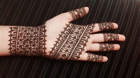 15_12 Easy And Elegant Mehndi Designs For A Beautiful Bride