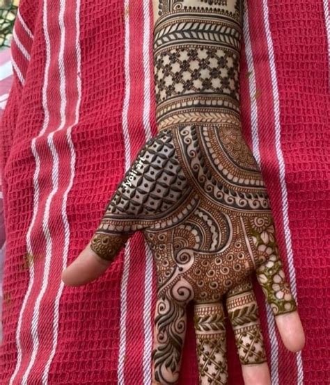 7_Round Mehndi Designs for hands You Should Definitely Try In 2020