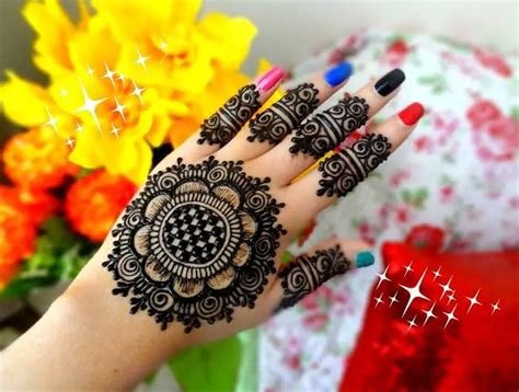 2_20 Latest Easy Gol Tikka Mehndi Designs 2019  SheIdeas