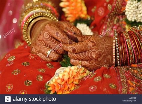 5_Bridal Mehndi Designs  9 Most Adorable Mehndi Design To Try