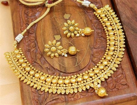 10_Gold heavy earrings sets  Fashion Beauty Mehndi Jewellery Blouse Design