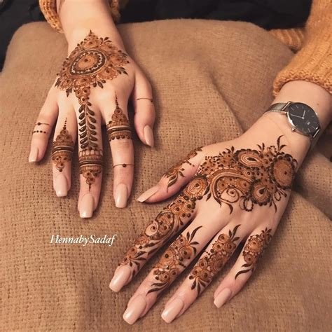 9_Front Mehndi Design Easy and Beautiful Ideas to Adorn Your Hands