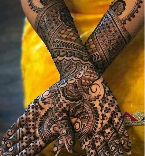 5_Invincible Gujarati Bridal Mehndi Designs for left hand fingers