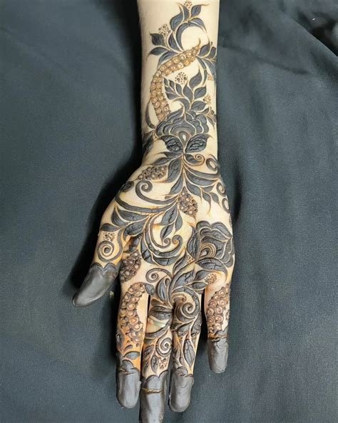 11_Gulf Style Mehndi Design for Hands  2023  Mahendidesigncom