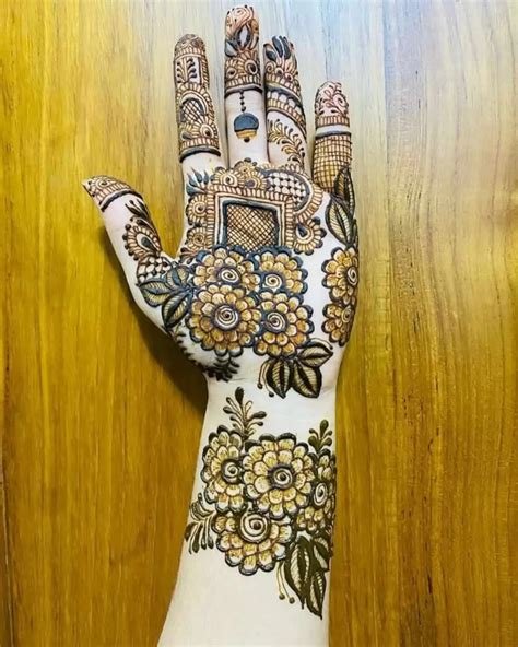 12_Gulf Style Mehndi Design for Hands  2023  Mahendidesigncom