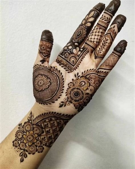 4_Gulf Style Mehndi Design for Hands  2023  Mahendidesigncom