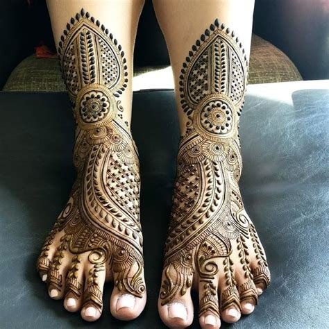 9_Leg Mehndi Designs  25 Simple and Easy Leg Mehndi Designs For Women In