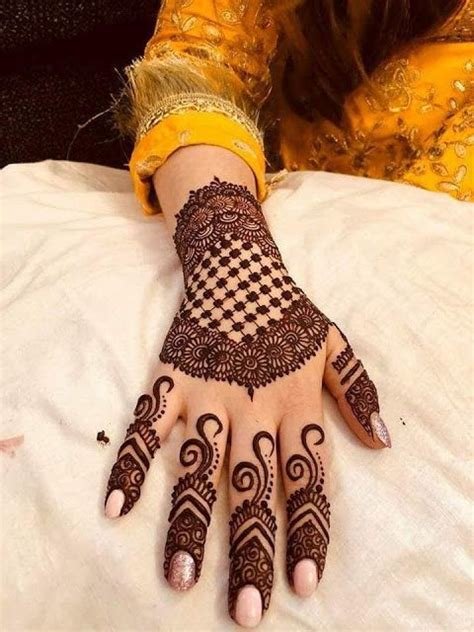 9_80 Beautiful Simple Mehndi Designs for festive look  CGfrog