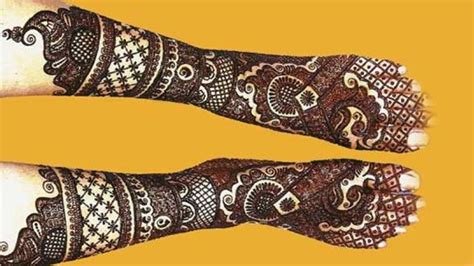 4_Bridal Mehndi Designs in Hindi  Hatho aur Pairo Ko Sajaye