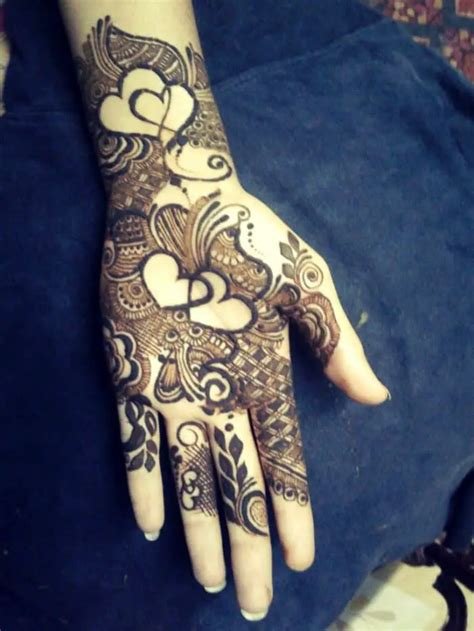 5_10 Heart Shaped Mehndi Designs For your Loved Ones