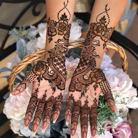 11_Super Trendy  Unique Arabic Mehendi Designs For Brides