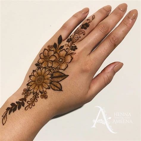 8_Prettiest Floral Mehendi Designs For The Trendsetter Brides  ShaadiWish
