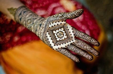 4_Henna Mehndi tattoo designs idea for thigh  Tattoos Ideas