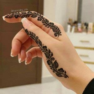 6_50 Simple Finger Mehndi Designs for Front  Back 2021 Finger Henna Ideas