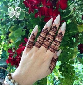 7_9 Unique Collections of Finger Mehndi Designs