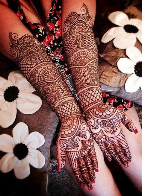9_Stunning Traditional Bridal Mehndi Designs  Crayon