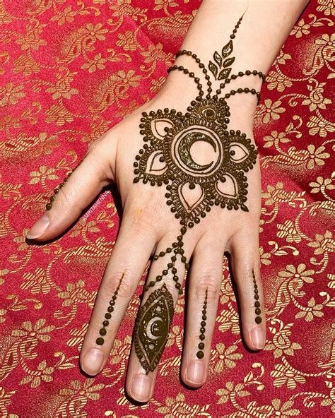 15_70 Gorgeous Back Hand Mehndi Designs That Stole Our Hearts  Pyaari