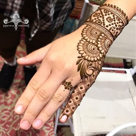 6_10 Latest Half Hand Mehndi Design Ideas for Bridesmaids