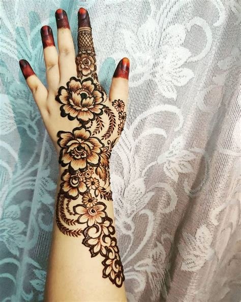 15_25 Latest Floral Mehndi Designs 2023