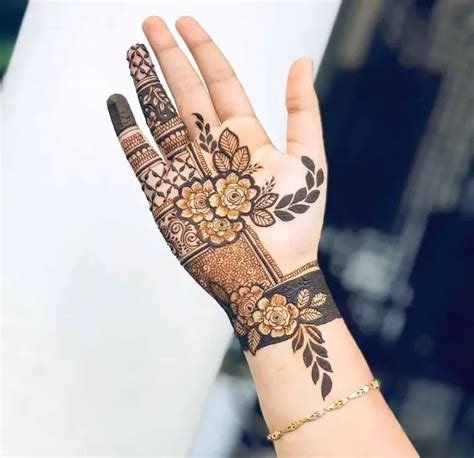 10_55 Stylish Khafif Mehndi Design Front And Back Hand