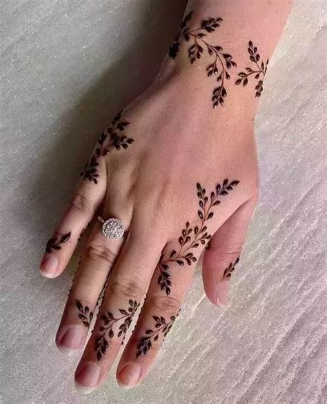 9_125 Front Hand Mehndi Design Ideas To Fall In Love With  Surfing LA