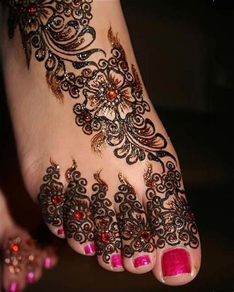 2_10 Muslim Mehndi Images That Will Leave You Breathless