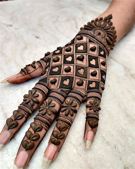 15_Simple Front Mehndi Design 10 Stunning Ideas to Elevate Your Look