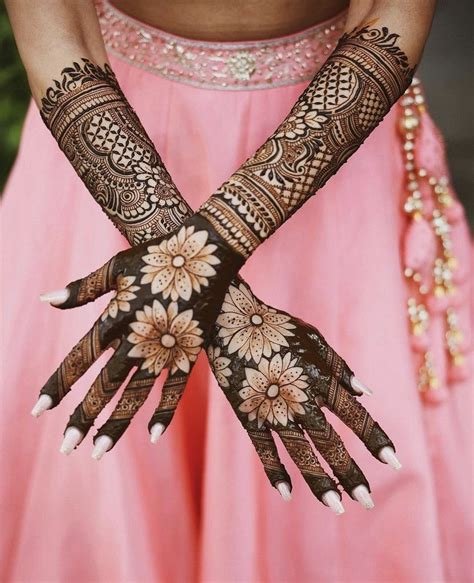 13_Karwa Chauth Mehndi Designs 2021 See Latest And Easy Mehndi Design