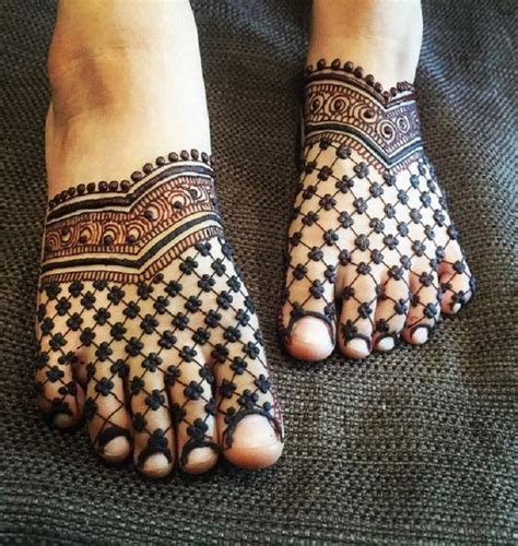 9_Top10 Mehndi Designs for Karwa Chauth  Twinkle Bansal