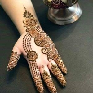 10_Simple and Easy Mehndi Designs for Bridal and Karva Chauth