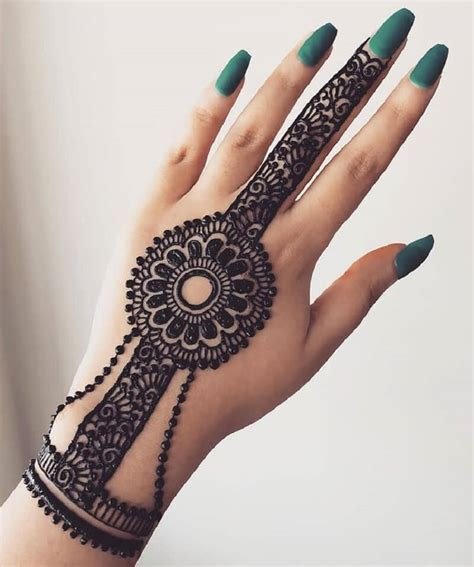 4_10 Karwa Chauth Mehndi Designs You Should Instantly Bookmark  WedMeGood