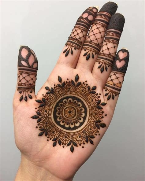 7_15 Best Kerala Bridal Mehndi Designs for 2020