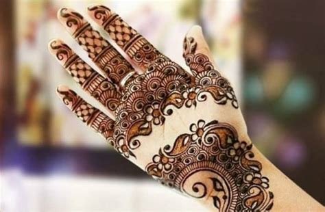 13_109 Best Khafif Mehndi Designs 2023 Stylish Bridal Design for Back