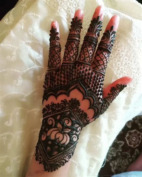 14_Stylish Khafif Mehndi Design Full Hand for All Occasions