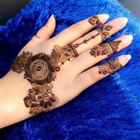 7_55 Stylish Khafif Mehndi Design Front And Back Hand