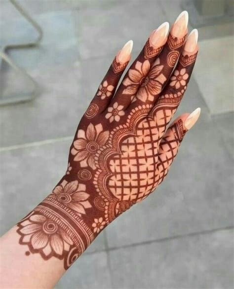 8_Stylish Khafif Mehndi Design Full Hand for All Occasions