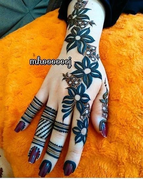 9_55 Stylish Khafif Mehndi Design Front And Back Hand