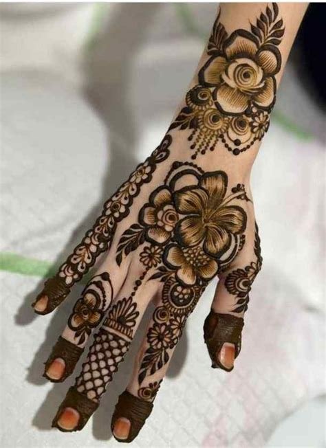 13_109 Best Khafif Mehndi Designs 2024 Stylish Bridal Design For Back