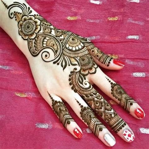 13_10 Latest Half Hand Mehndi Design Ideas for Bridesmaids