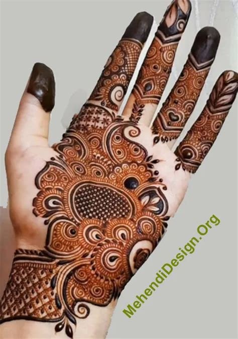 2_55 Stylish Khafif Mehndi Design Front And Back Hand