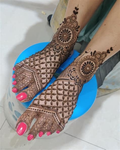 15_Stylish Khafif Mehndi Design Full Hand for All Occasions