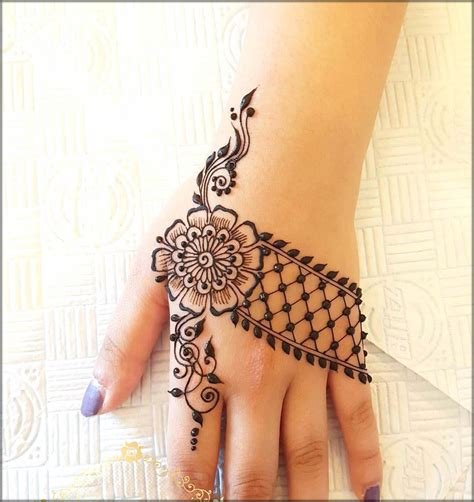 2_Easy  Simple Kids Mehndi Designs 2021 Images Download