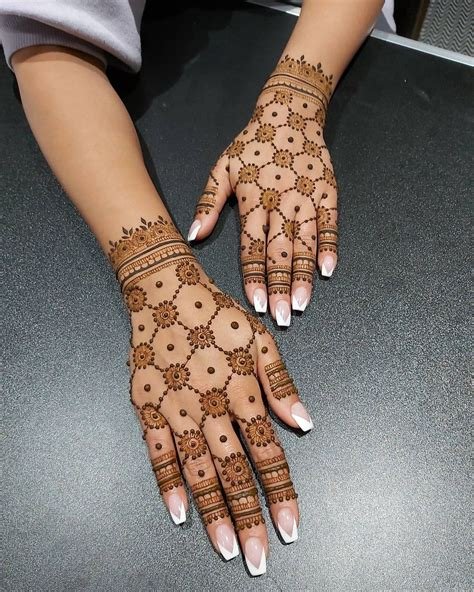 13_Beautiful  Simple Mehndi Designs for Hand  K4 Fashion