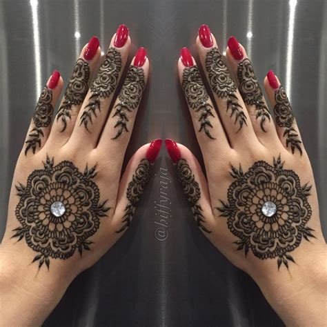 13_Latest Arabic Henna Designs For Wedding Season And Festivities