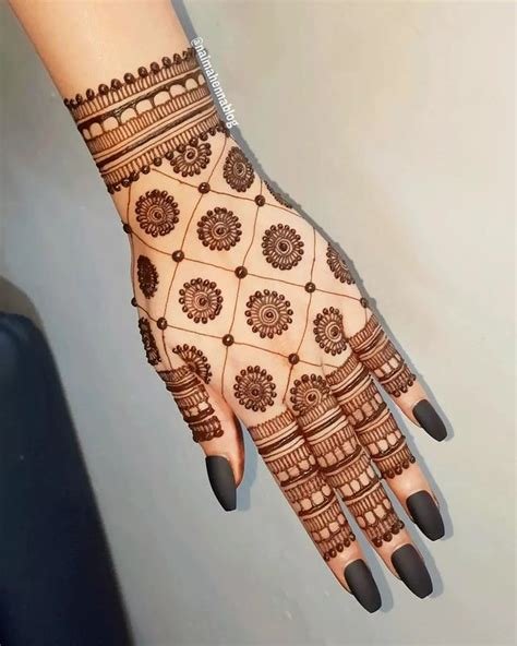 12_9 Beautiful and Simple Back Hand Mehndi Designs That Are Guaranteed to